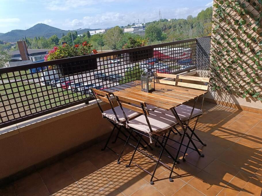 Duplex Con Piscina En Rubi Apartment Exterior photo